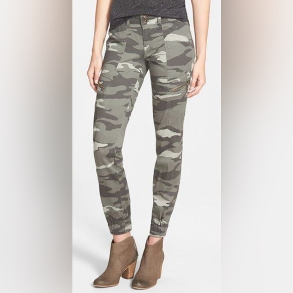 Jolt Camo Utility Pants (Juniors) Size 1 Jogger Style - Picture 1 of 16